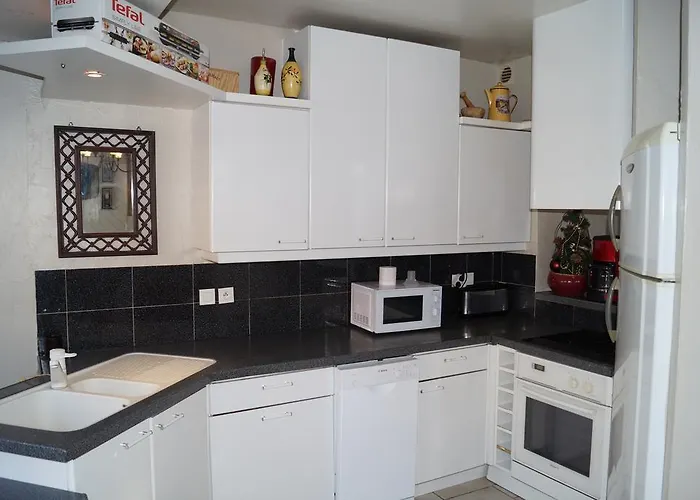 13 Lou Veno Апартаменты