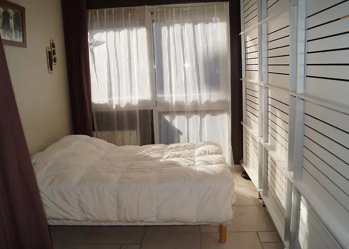 13 Lou Veno Apartment