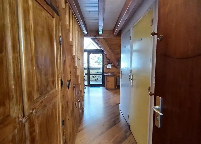 13 Lou Veno Apartment